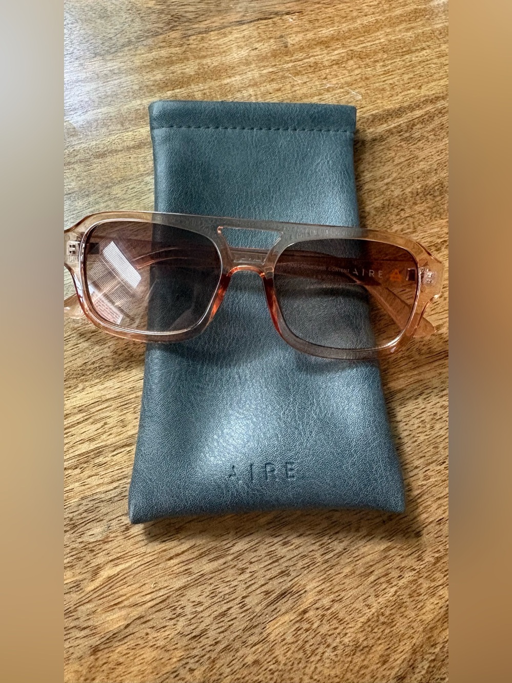 AIRE Aquarius Aviator Sunglasses in Antique Rose with carrying case and wipe - Picture 3 of 11
